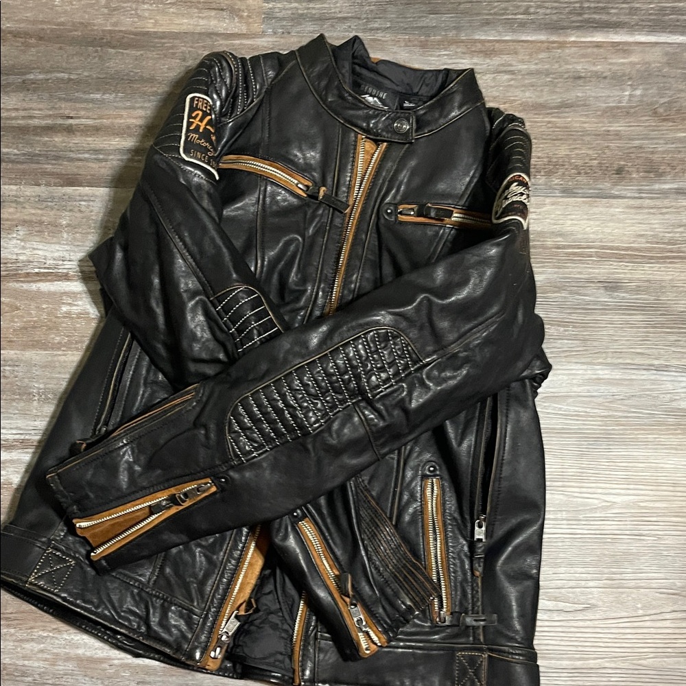 Women’s Black Quilted Jacket - Picture 5 of 8